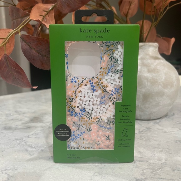 NIB Kate Spade New York Apple iPhone 15 Pro Protective Case with MagSafe - Picture 4 of 6